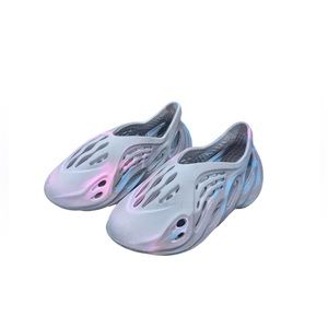 Yeezy foam runners “Sand Grey”